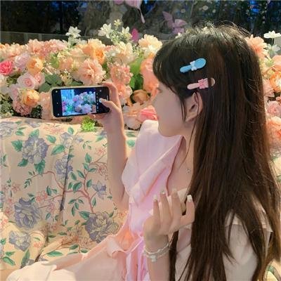 歌唱动荡的青春